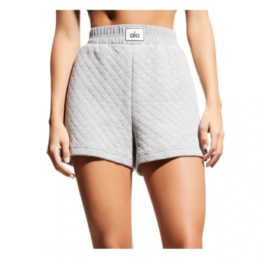 Alo Yoga Quilted Arena Boxing shorts, size small
